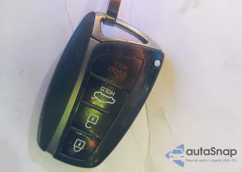 2015 Hyundai Genesis 3.8 z USA, uszkodzony, nr VIN KMHGN4JE1FU021549